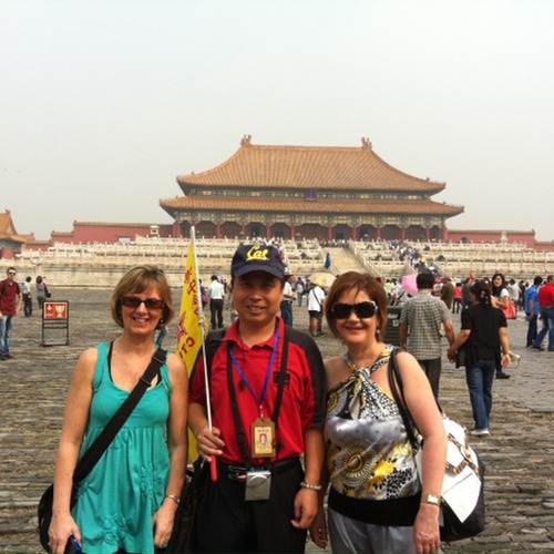 Julie, Robyn and Tour Guide Jacky Wan