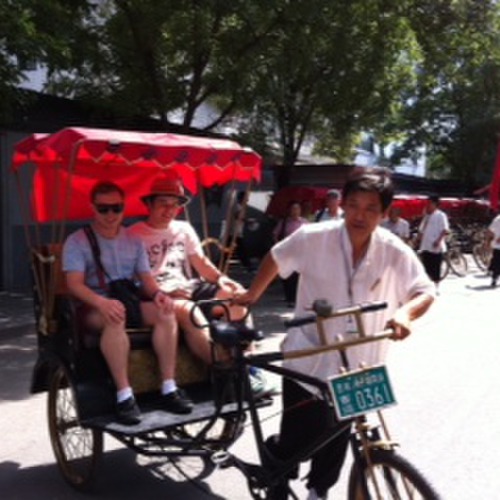 SAM & LEIGHTON - PEDAL BIKE TOUR OF HUTONG DISTRICT